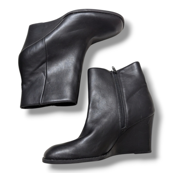 DV by Dolce Vita Shoes - NWOB DV by Dolce Vita Rupart Wedge Boot Black Faux Leather Side Zip Size 7.5